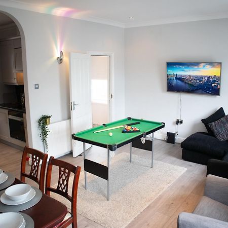 Apartmán Bright Private Terrace - Free Private Parking - Tv - Wifi - Netflix Croydon Exteriér fotografie