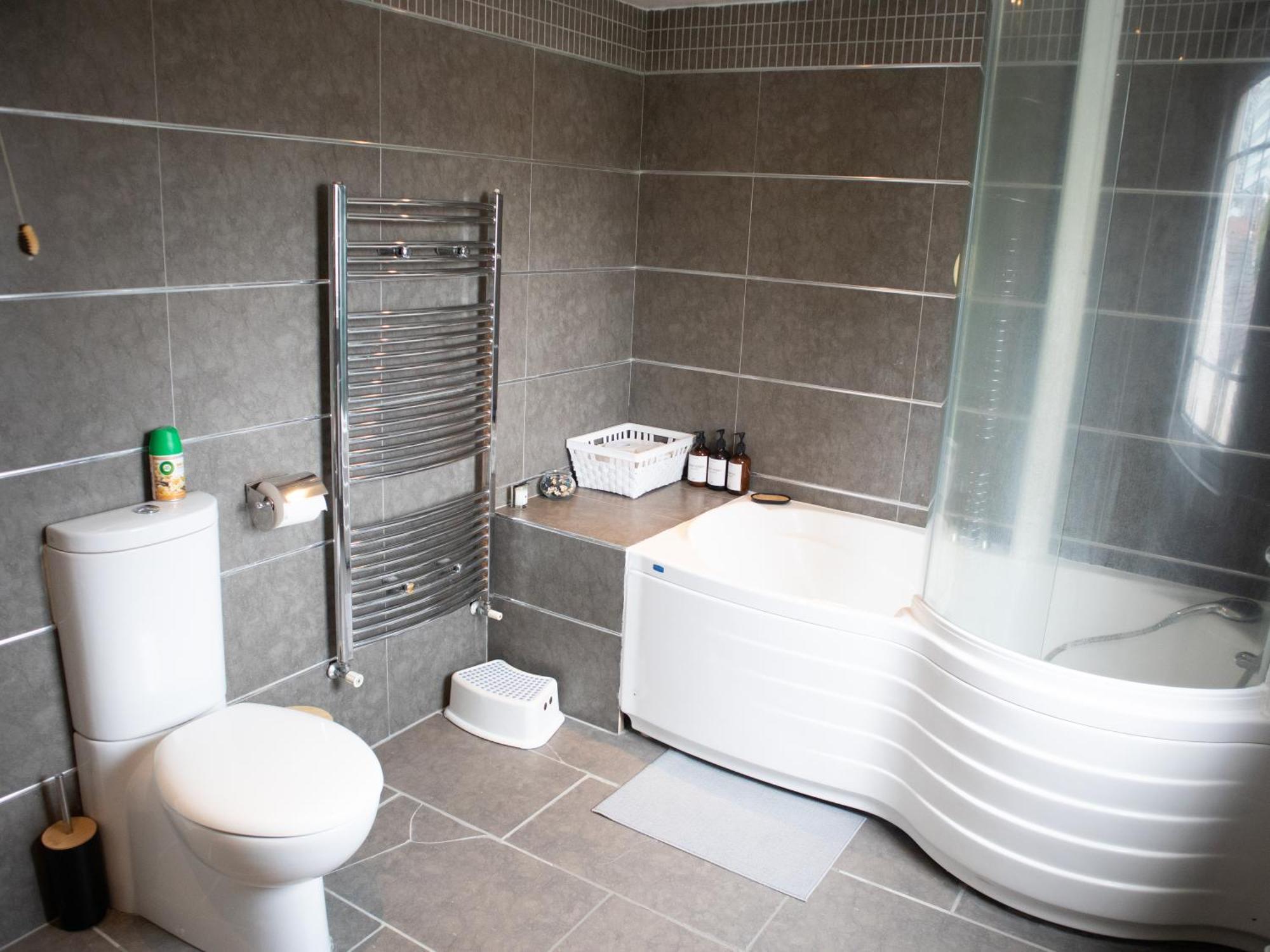 Apartmán Bright Private Terrace - Free Private Parking - Tv - Wifi - Netflix Croydon Exteriér fotografie